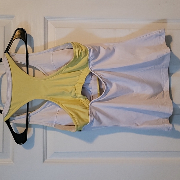 Nike Large dri-fit workout tank with built in sports bra - Picture 4 of 5